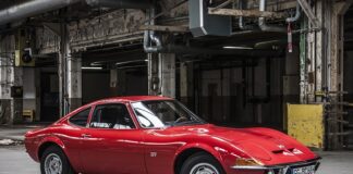 Jak szybko lata paralotnia z silnikiem?