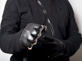 Czy kastet na pasku jest legalny?